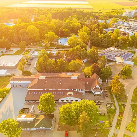 Park Buekfuerdo Hotell