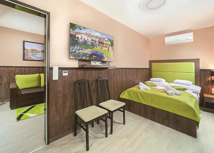Park Buekfuerdo Hotell Bük