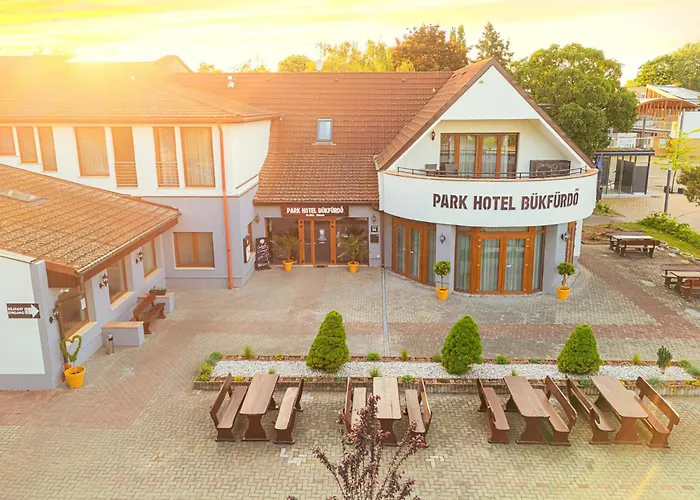 Park Buekfuerdo Hotell Bük